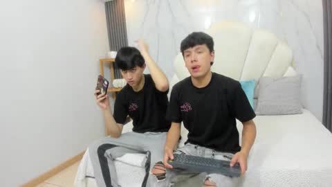 Snapshot of hoot_booys_ chatting on 01/31/26, 07:56 hoot_booys_ online show from 01/31/26, 07:56