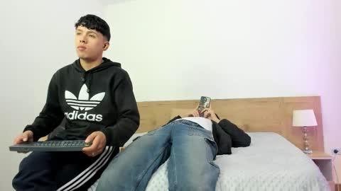 Snapshot of hoot_booys_ chatting on 02/15/26, 07:54 hoot_booys_ online show from 02/15/26, 07:54