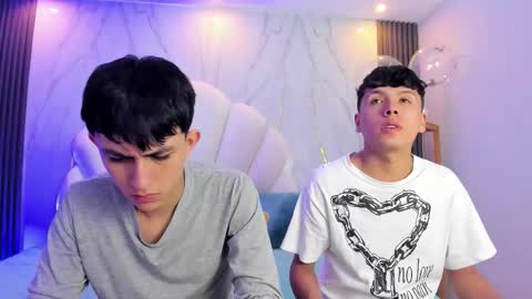 Snapshot of hoot_booys_ chatting on 02/20/26, 07:25 hoot_booys_ online show from 02/20/26, 07:25