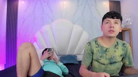 Snapshot of hoot_booys_ chatting on 02/24/26, 06:06 hoot_booys_ online show from 02/24/26, 06:06