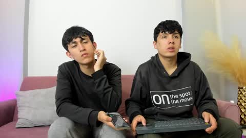 hoot_booys_ online show from 04/01/26, 08:39