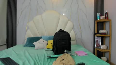 hoot_booys_ online show from 04/07/26, 03:40