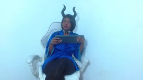 Snapshot of hoot_emily chatting on 02/27/26, 09:09 Emily online show from 02/27/26, 09:09