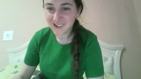 hootloove69 online show from 03/18/26, 06:00