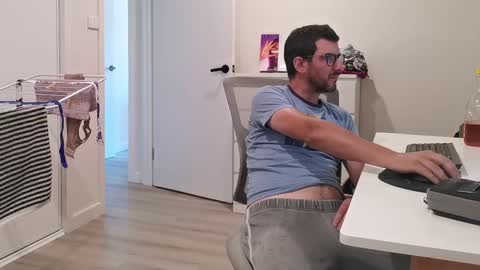 hopefulguy86 online show from 01/18/25, 01:08