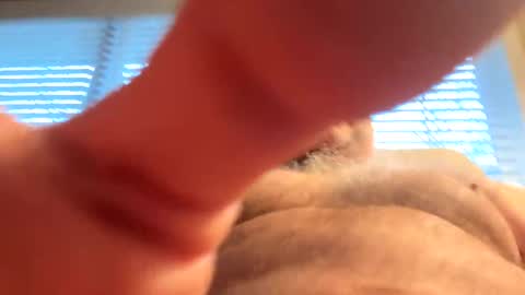 Snapshot of hornieecum chatting on 12/28/24, 01:17 hornieecum online show from 12/28/24, 01:17