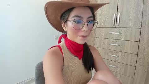 horny_adiction online show from 10/31/25, 01:56