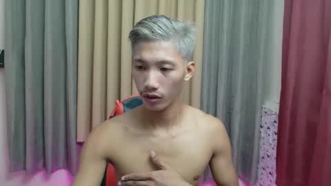 Snapshot of horny_asianmoreno chatting on 12/04/25, 02:37 ROGER online show from 12/04/25, 02:37