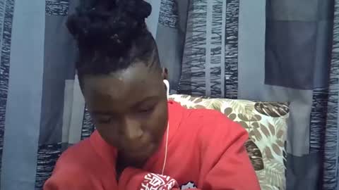 Snapshot of horny_baddie18 chatting on 04/06/26, 06:36 Leila online show from 04/06/26, 06:36