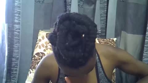 Snapshot of horny_baddie18 chatting on 04/09/26, 11:37 Leila online show from 04/09/26, 11:37