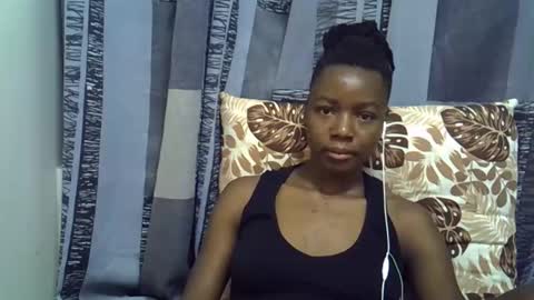 Snapshot of horny_baddie18 chatting on 04/15/26, 07:58 Leila online show from 04/15/26, 07:58