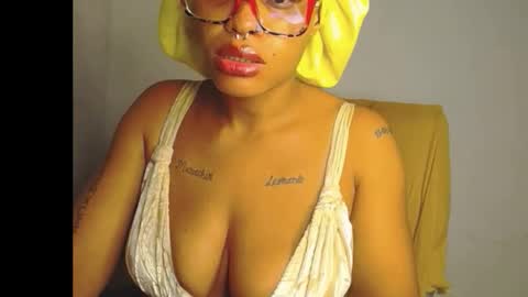 horny_ebonygirl_ online show from 03/18/26, 05:32
