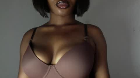 Snapshot of horny_goddess_delilah chatting on 05/26/26, 03:24 delilah online show from 05/26/26, 03:24