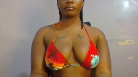 Snapshot of horny_hearts chatting on 06/18/26, 01:37 phanice online show from 06/18/26, 01:37