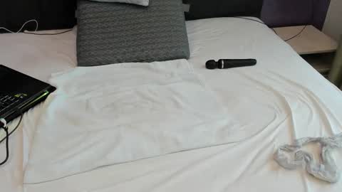 Olivia online show from 04/11/26, 07:45