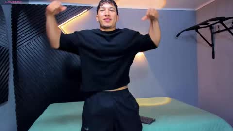 horny_nick18 online show from 03/25/26, 12:55