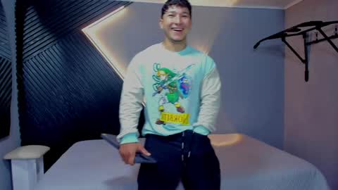 horny_nick18 online show from 04/06/26, 01:34