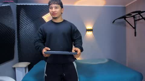 horny_nick18 online show from 04/15/26, 12:12