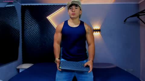 Snapshot of horny_nick18 chatting on 06/08/26, 01:00 horny_nick18 online show from 06/08/26, 01:00