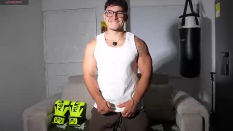 Snapshot of horny_nick18 chatting on 07/17/26, 12:23 horny_nick18 online show from 07/17/26, 12:23
