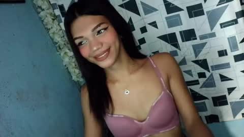 Rhiana online show from 04/18/26, 09:46