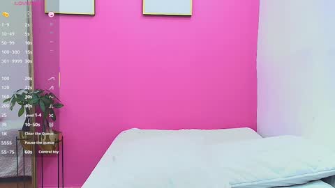 Khloe  online show from 03/04/25, 12:33