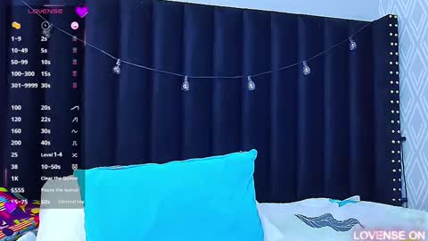 Khloe  online show from 03/09/25, 03:49