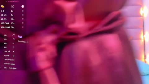 Khloe  online show from 09/23/25, 02:03