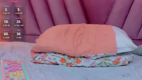 Khloe  online show from 10/23/25, 12:32