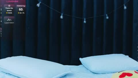 Khloe  online show from 11/23/25, 12:16