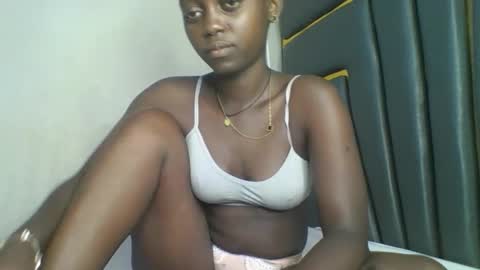 Bella online show from 12/22/25, 05:37