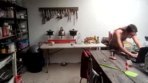 Snapshot of hornyhippies0080 chatting on 12/18/25, 06:52 Nix D online show from 12/18/25, 06:52