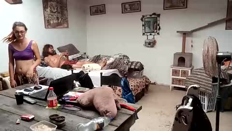 Nix  D online show from 12/20/25, 05:58