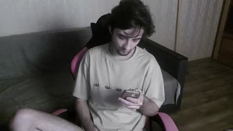 Snapshot of hornymorni chatting on 11/30/25, 02:43 fergus online show from 11/30/25, 02:43