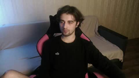 Snapshot of hornymorni chatting on 12/17/25, 09:37 fergus online show from 12/17/25, 09:37