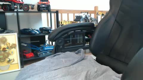 Snapshot of hornynthick70 chatting on 03/08/25, 03:35 hornynthick70 online show from 03/08/25, 03:35