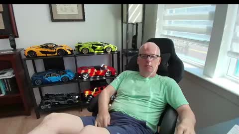 Snapshot of hornynthick70 chatting on 05/31/26, 02:02 hornynthick70 online show from 05/31/26, 02:02