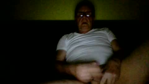 Snapshot of hornyoldman2558 chatting on 06/21/26, 10:40 hornyoldman2558 online show from 06/21/26, 10:40