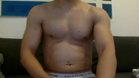 Snapshot of hornyspaniard93 chatting on 06/18/26, 11:36 hornyspaniard93 online show from 06/18/26, 11:36