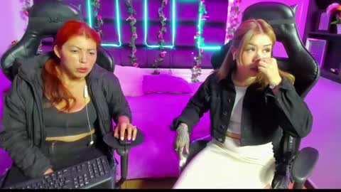 Snapshot of hornyy_mom chatting on 01/21/25, 11:35 hornyy mom online show from 01/21/25, 11:35