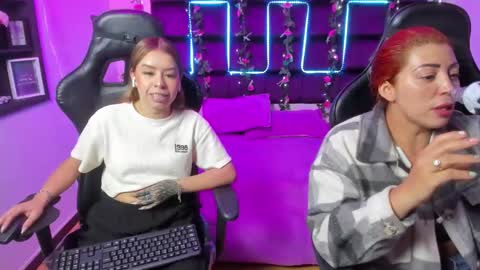 Snapshot of hornyy_mom chatting on 01/27/25, 11:43 hornyy mom online show from 01/27/25, 11:43