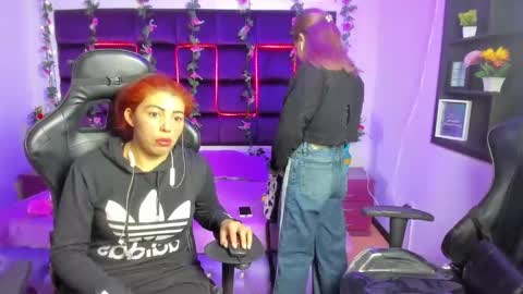 Snapshot of hornyy_mom chatting on 01/28/25, 12:00 hornyy mom online show from 01/28/25, 12:00