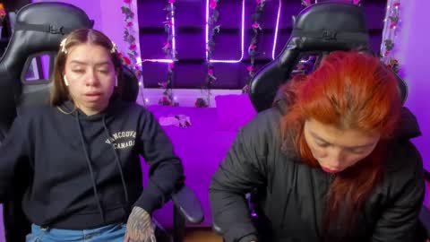 Snapshot of hornyy_mom chatting on 02/19/25, 12:33 hornyy mom online show from 02/19/25, 12:33