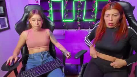 Snapshot of hornyy_mom chatting on 02/26/25, 12:36 hornyy mom online show from 02/26/25, 12:36