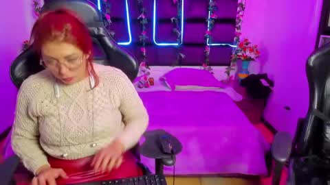 Snapshot of hornyy_mom chatting on 03/06/25, 07:21 hornyy mom online show from 03/06/25, 07:21