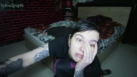 Snapshot of horror_circus chatting on 04/17/26, 05:27 Messalina Horror online show from 04/17/26, 05:27