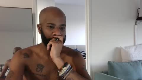 Horus00 online show from 12/23/24, 12:19