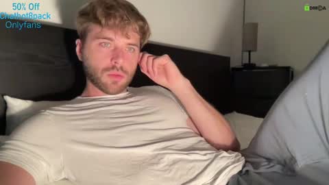 Edward aka Wolf online show from 09/22/25, 04:14