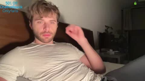 Edward aka Wolf online show from 12/15/25, 04:17