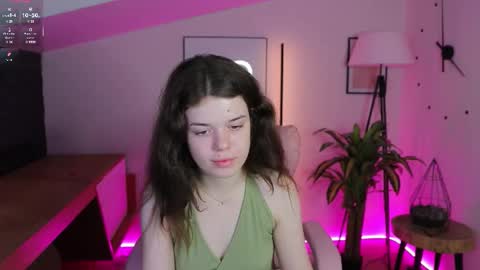 hot__tiny online show from 11/21/25, 01:43